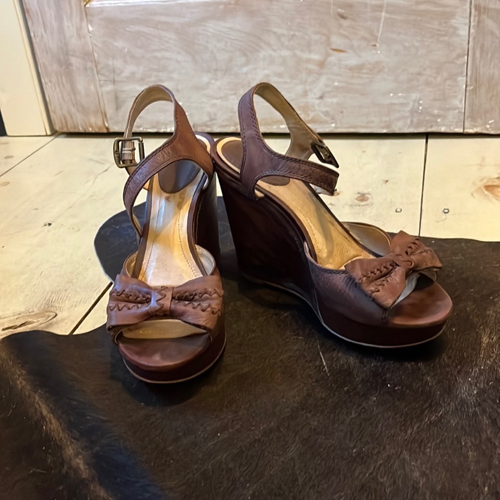 Frye Alexa Bow, size 9, brown